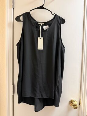 Pleione Black Sleeveless Tank Top
